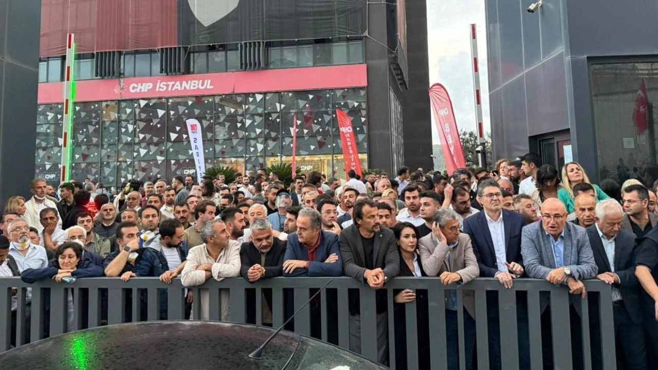 CHP, İstanbul İl Başkanlığı Binasını Kapatma Kararı Aldı!