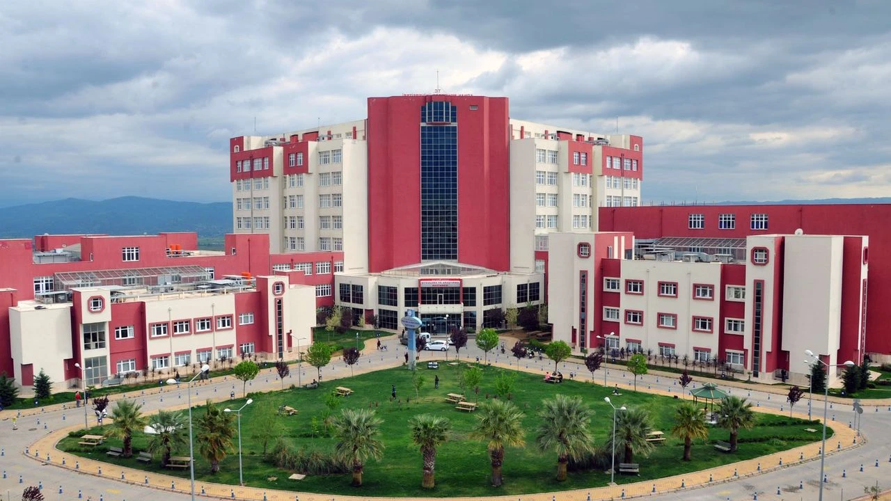 ADÜ’de “Bıçak Parası”na Neşter: Tabip Odası Başkanı Dahil Gözaltılar Var!