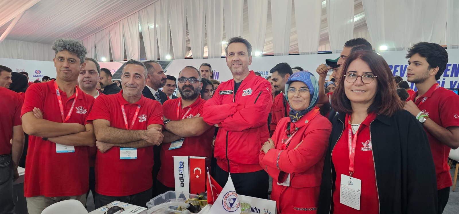 Bakan Bayraktar, TEKNOFEST 2025’te ADÜ’nün Deniz Yıldızlarıyla Buluştu!