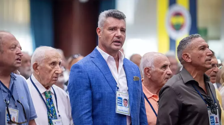 Sadettin Saran, Fenerbahçe başkan adaylığı için gerekli 500 imzayı teslim etti!