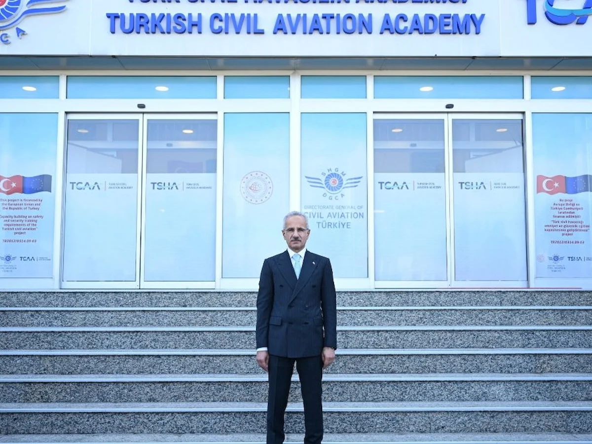 Bakan Uraloğlu Duyurdu: Yolcu Haklarında 30 Bini Aşan E-Başvuru