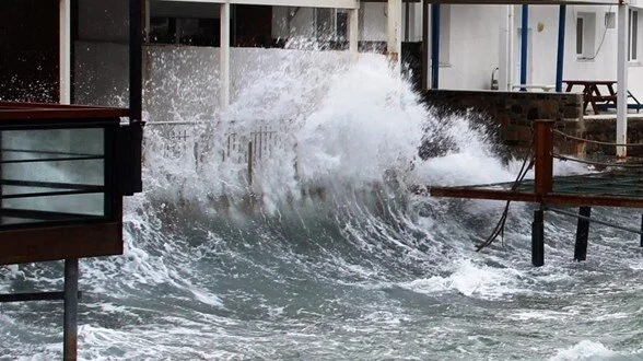 Meteoroloji Uyardı: Ege’de Kuvvetli Fırtına Yolda!